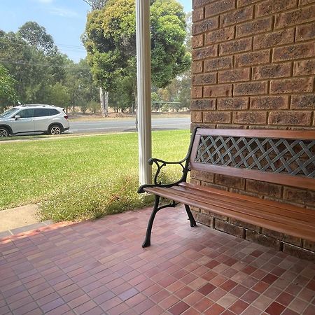 “Riverbank Retreat” Central Unit On The River Apartment Wagga Wagga Exterior photo