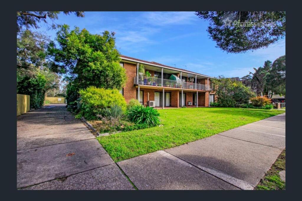 “Riverbank Retreat” Central Unit On The River Apartment Wagga Wagga Exterior photo