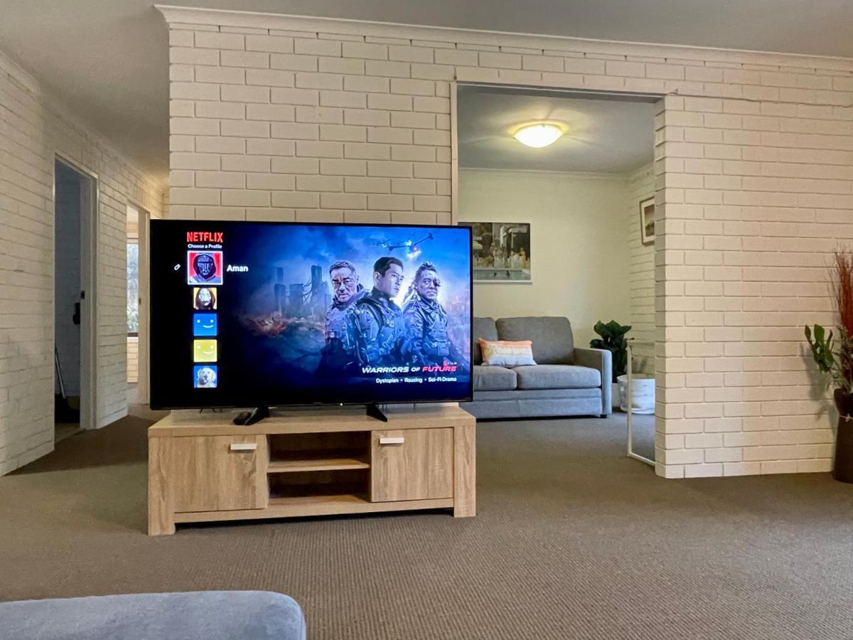“Riverbank Retreat” Central Unit On The River Wagga Wagga Exterior photo